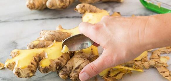 Cleaning the ginger root